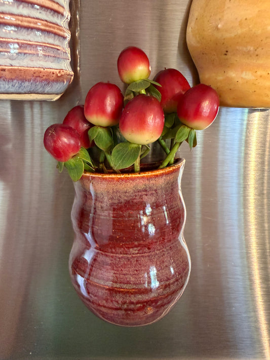 Red Cedar Magnetic Mini Vase