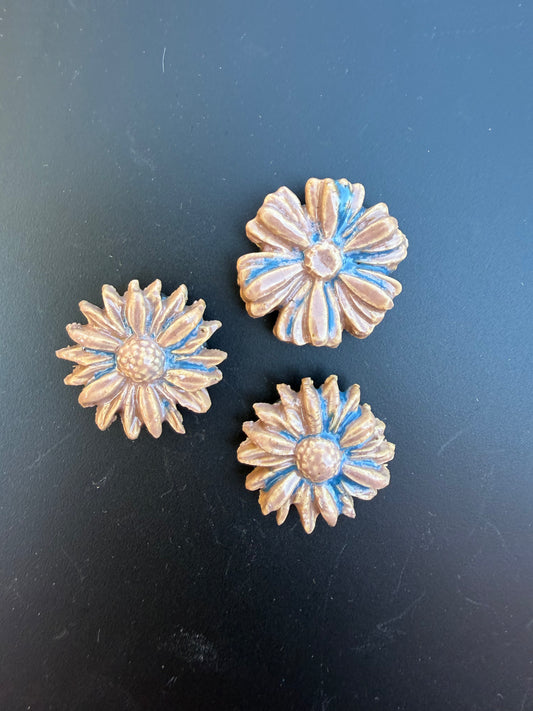 Speckled Flower Magnet
